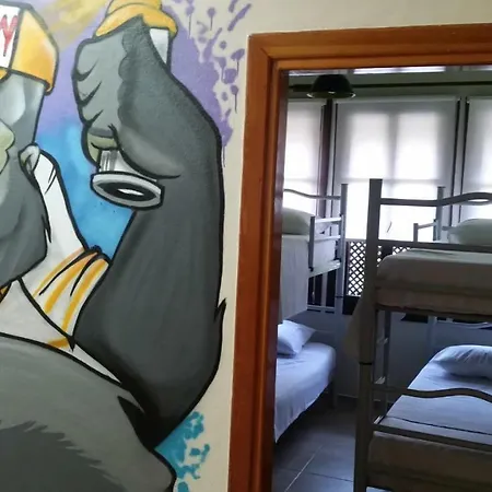 Funky Monkey Hostel&pub Hostel Αττάλεια