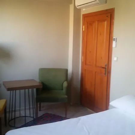 Funky Monkey Hostel&pub * Antalya
