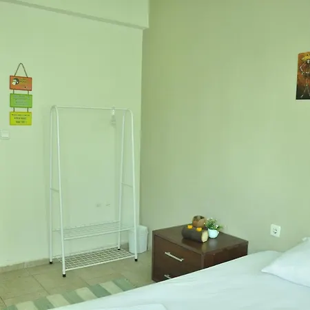 Funky Monkey Hostel&pub Hostel *