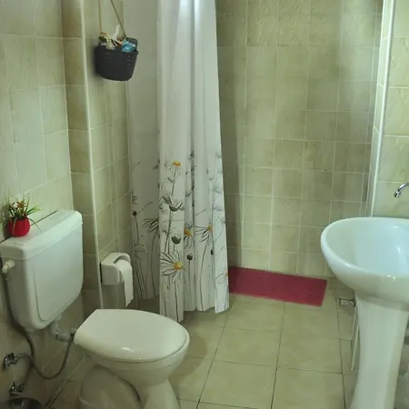 Funky Monkey Hostel&pub אכסניה אנטליה