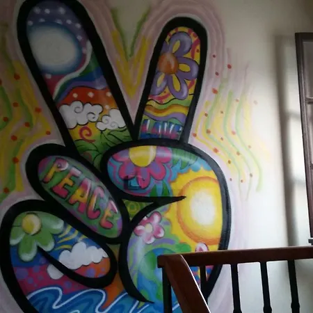 Funky Monkey Hostel&pub Хостел *