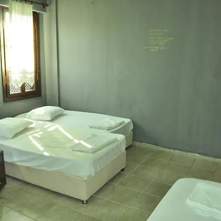Хостел Funky Monkey Hostel&pub *